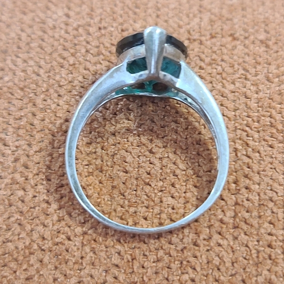 Emerald Green Teardrop Solitaire Ring, Sterling Silver Setting - Picture 4 of 11